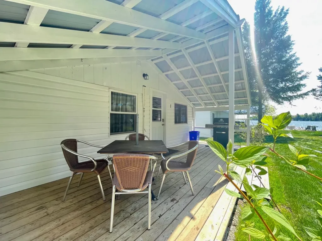 Bobcaygeon Cottage 1 Constellation deck