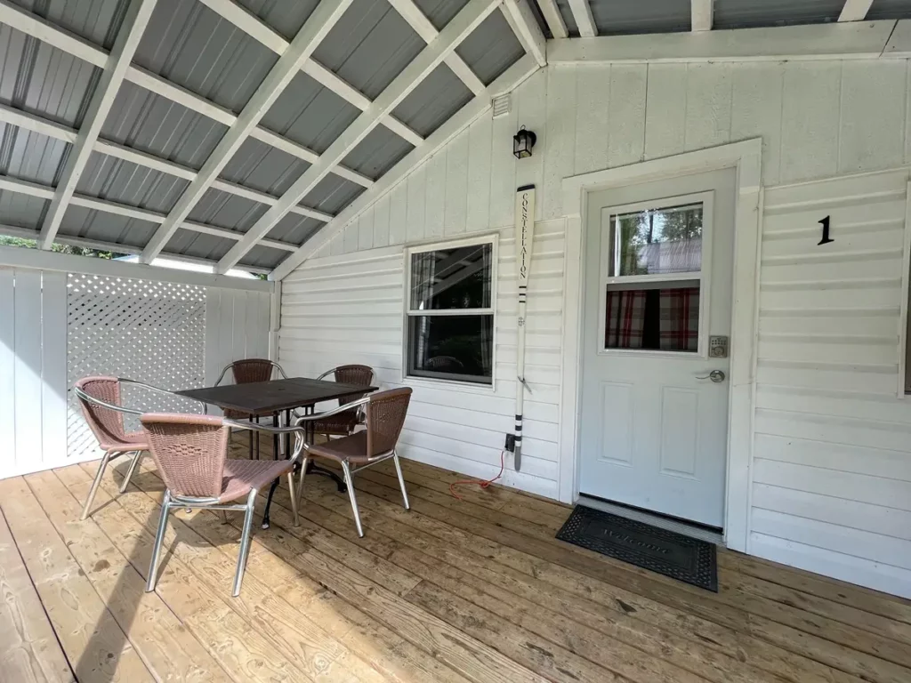 Bobcaygeon Cottage 1 Constellation deck2