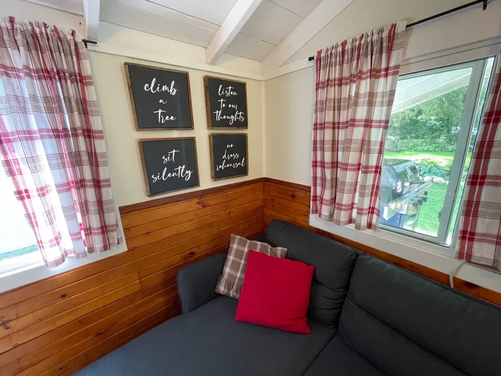 Bobcaygeon Cottage 1 Constellation interior 3