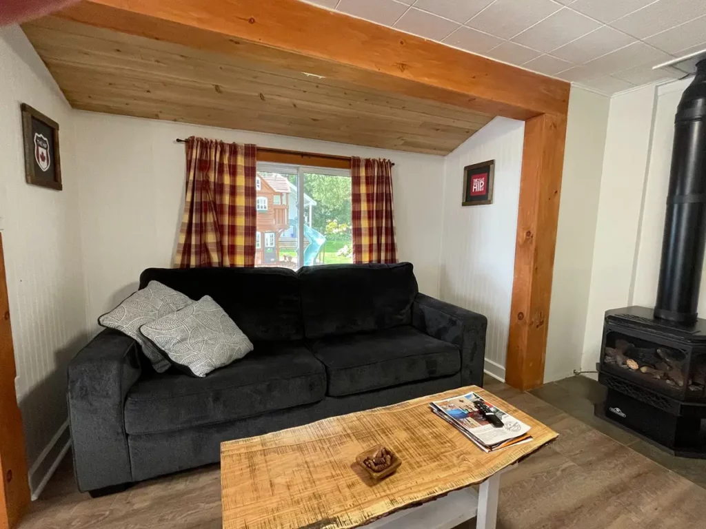 Bobcaygeon Cottage 2 Century interior 4