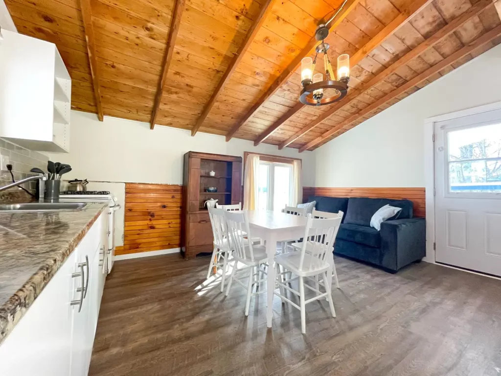 Bobcaygeon Cottage 3 Mission interior