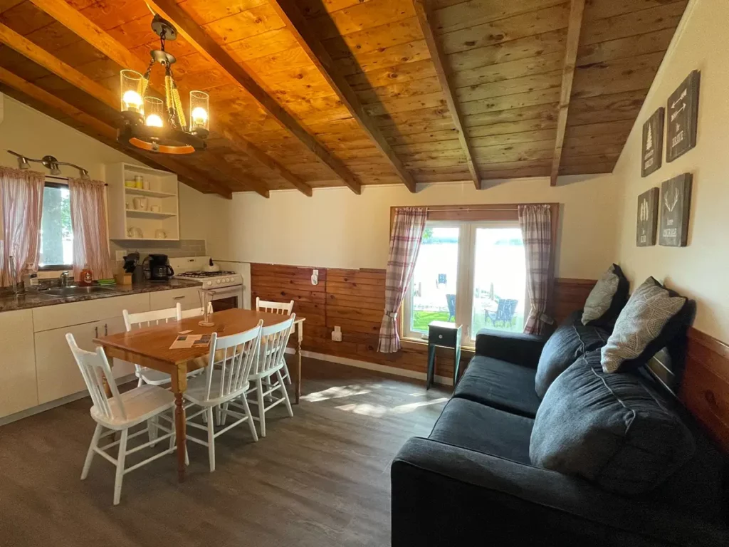 Bobcaygeon Cottage 3 Mission interior 4 lakeview