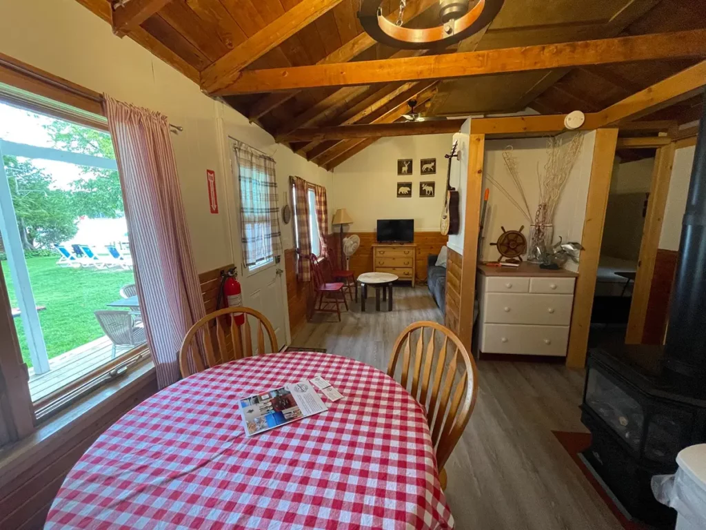 Bobcaygeon Cottage 4 Grace interior 4