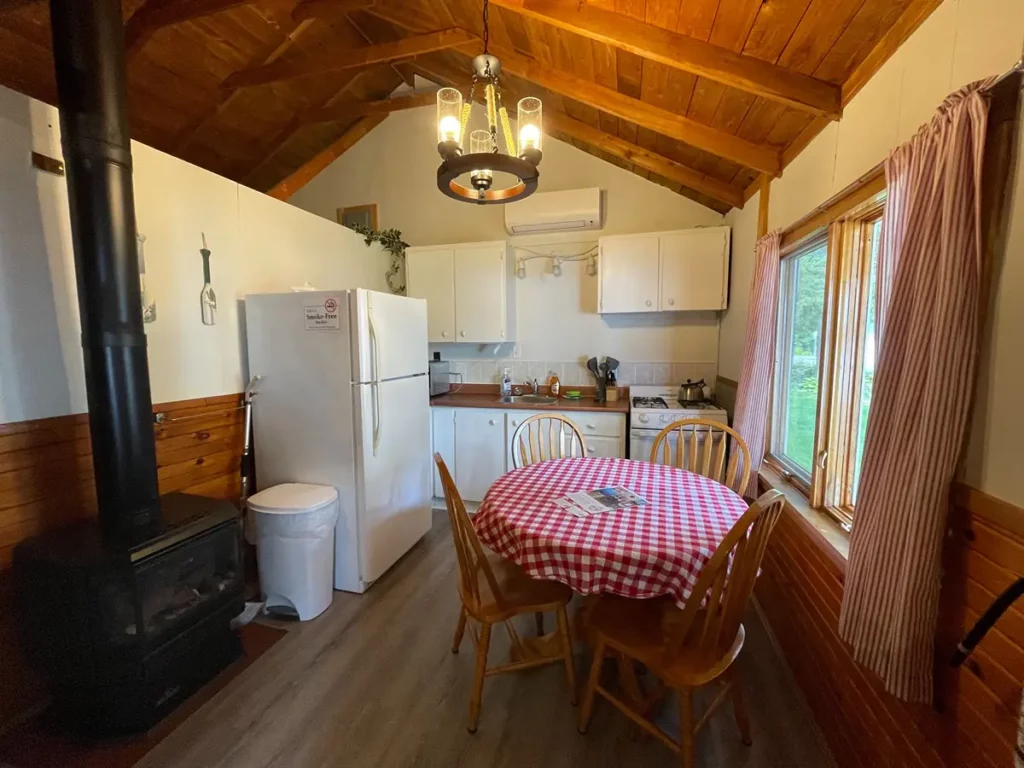 Bobcaygeon Cottage 4 Grace kitchen