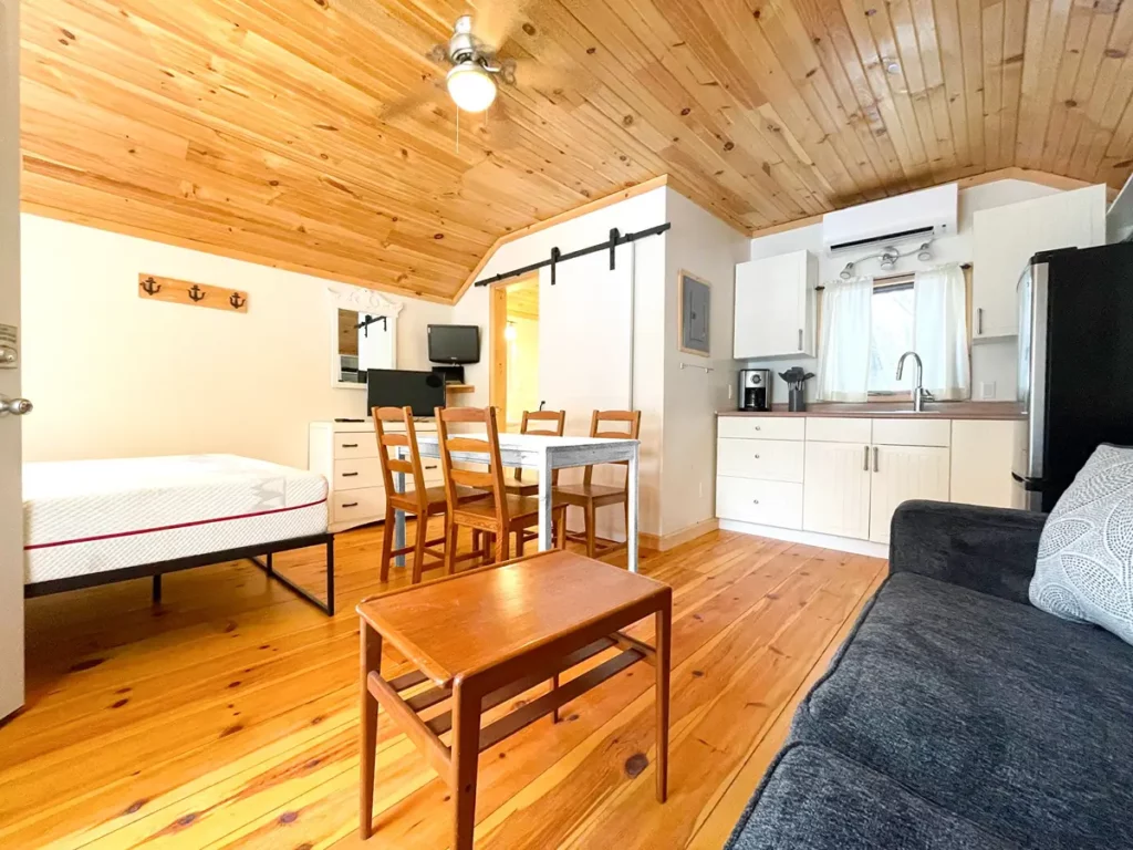 Bobcaygeon Cottage 5 Courage interior