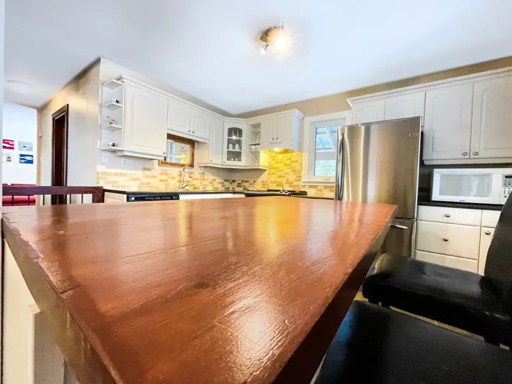 bobcaygeon resort executive cottage 4bed 2bath house kitchen island