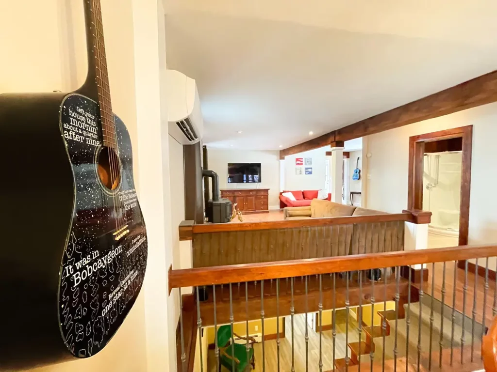 bobcaygeon resort executive cottage 4bed 2bath house mulit level interior